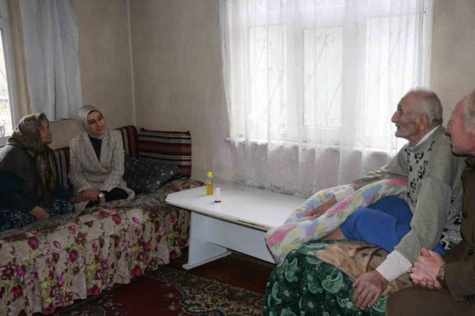 Kaymakam Güneş İlk Ziyaretini Şehit Ailelerine Ve Gazilere Yaptı