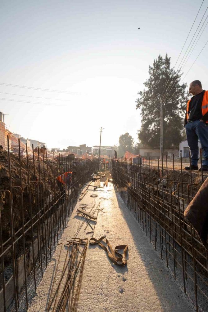 İ̇zsu’dan Karabağlar’a 7 Km’lik Yağmur Suyu Hattı