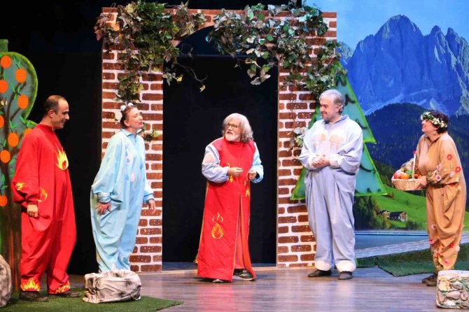 Aydın Büyükşehir Belediyesi Çocukları Tiyatro İle Buluşturmaya Devam Ediyor