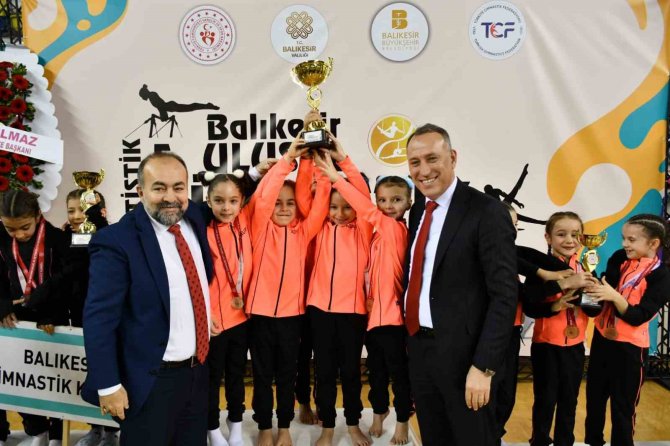 Balıkesir’de Artistik Cimnastik Şampiyonası Sona Erdi