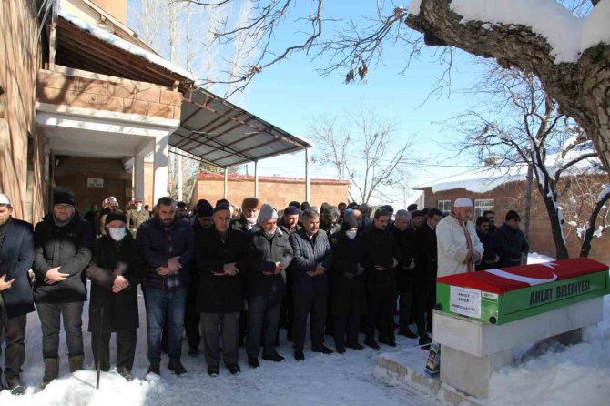 Ahlatlı Kıbrıs Gazisi Ahmet Şeker Toprağa Verildi
