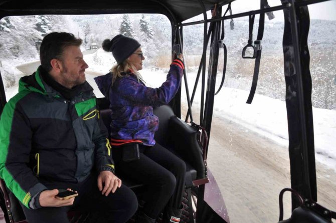 Abant’ın Tadını Elektrikli Faytonla Çıkardılar