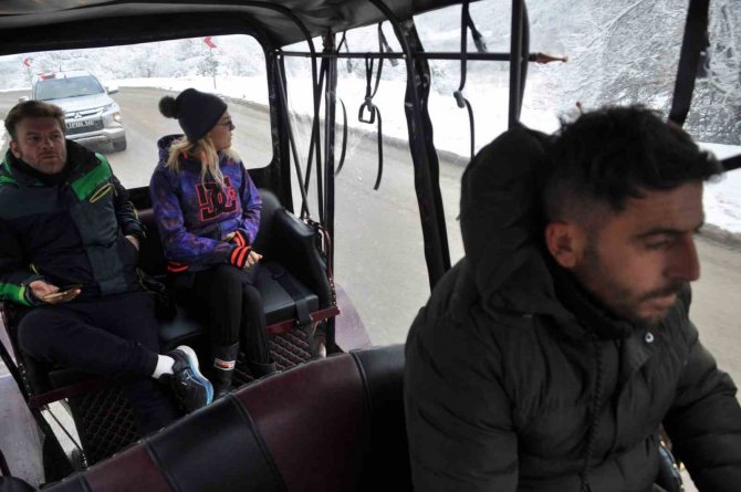 Abant’ın Tadını Elektrikli Faytonla Çıkardılar