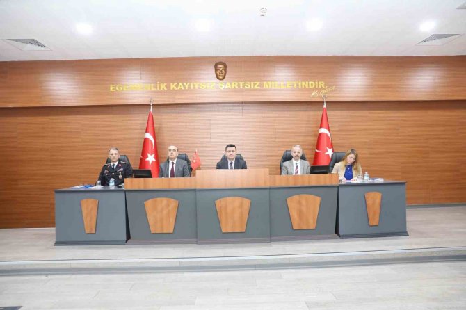 Burdur’da Trafik Tedbirleri İle Genel Emniyete Ve Asayişe İlişkin Tedbirler Toplantısı Yapıldı