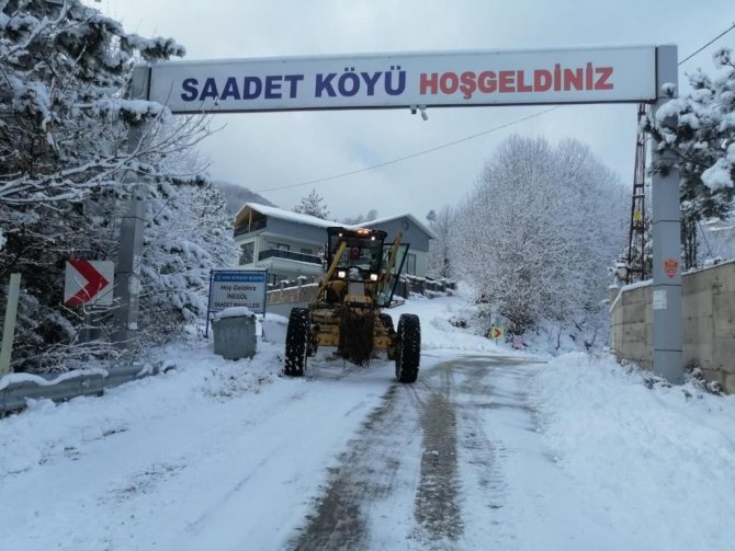 Karlı Yollarda Yoğun Çalışma