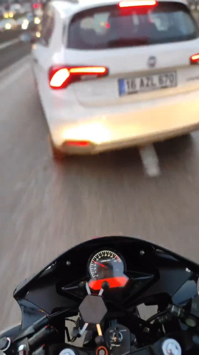 Bursa’da Kaza Anı Motosiklet Sürücüsünün Kask Kamerasında