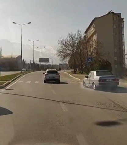 Trafik Magandası Kazaya Sebep Olup Kaçtı