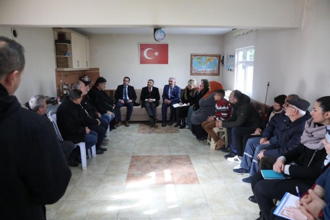 Vali Vatandaşın Ayağına Gidip, Sıkıntılarını Dinledi