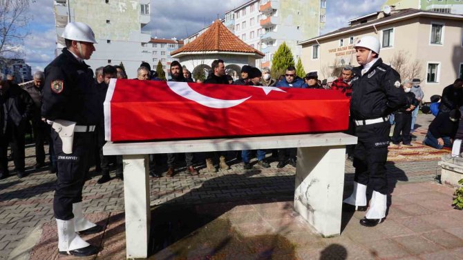 Emekli Emniyet Müdürü Törenle Son Yolculuğuna Uğurlandı