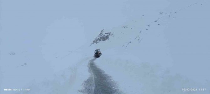 Hakkari’de 287 Yerleşim Yerinin Yolu Ulaşıma Kapandı