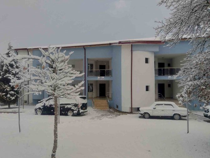 Hisarcık Esire Termal Turizm Merkezi’nde Kar Güzelliği