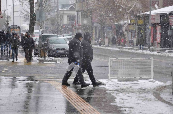 Kars’ta 49 Köy Yolu Ulaşıma Kapandı