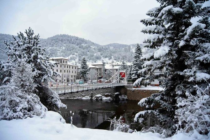 Kastamonu’da Kar, Kartpostallık Görüntüler Oluşturdu
