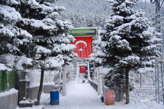 Kastamonu’da Kar, Kartpostallık Görüntüler Oluşturdu