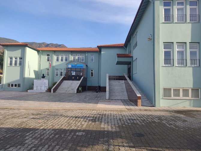 Köyceğiz Toparlar Ortaokulu Yenilendi