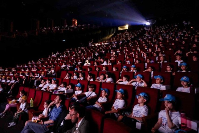 Bakanlıktan Sinema Salonlarına 14,2 Milyon Destek