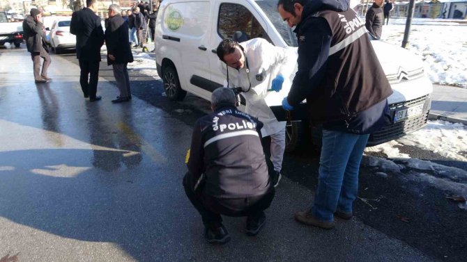 Seyyar Satıcı Zabıta Tartışması Kanlı Bitti: 4’ü Zabıta 7 Yaralı