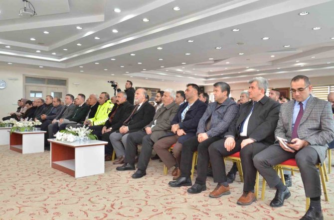 Elbistan’da Muhtarlar Toplantısı