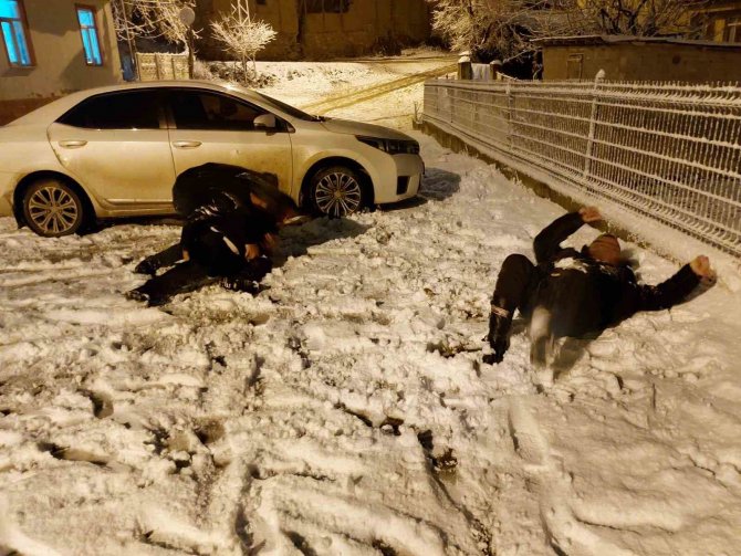 Osmaneli’ye Yılın İlk Karı Yağdı