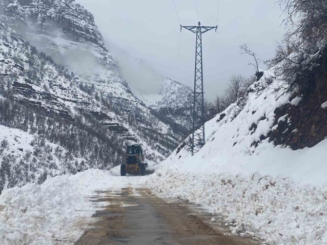 Şırnak’ta 32 Yerleşim Yerine Kar Nedeniyle Ulaşım Sağlanamıyor