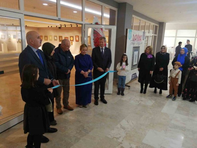 Rayiha Tezhip Sergisi Törenle Açıldı