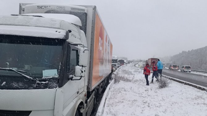 Tem Otoyolu Bolu Geçişinde Zincirleme Kaza: 5 Yaralı
