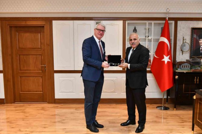 Letonya Ankara Büyükelçisi Peteris Vaivars: “Türk Üretici Ve İş Sahiplerini Yatırım İçin Letonya’ya Davet Ediyoruz”