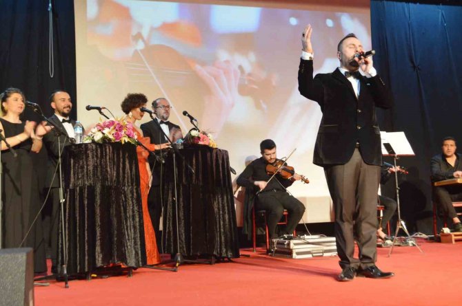 Tavşanlı Halk Eğitimi Merkezi’nden Konser