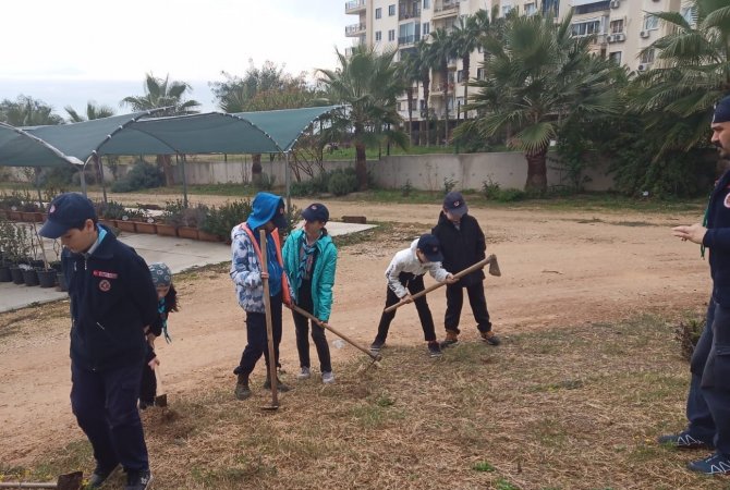 İ̇zciler Fidan Dikti