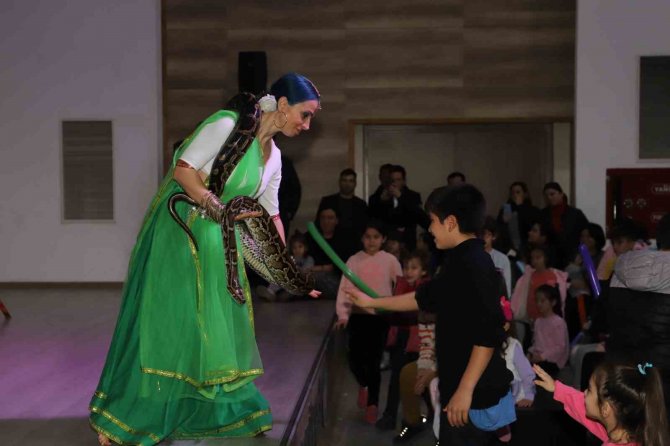 Alaşehirli Çocukların Mutlulukları Gözlerine Yansıdı