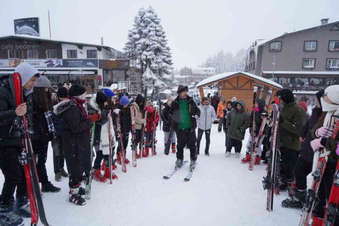 Yarıyıl Tatilinin Son Günlerinde Uludağ’a Tatilci Akını