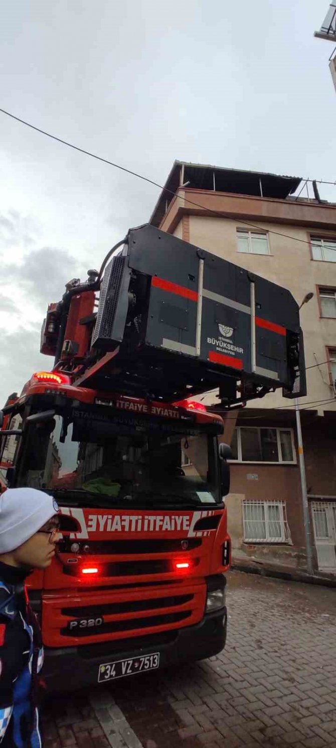 Zeytinburnu’nda Korkutan Yangın