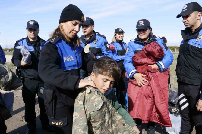 Polis, Dezavantajlı Çocukların Yüzünü Güldürdü