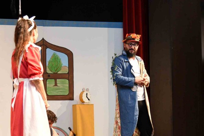 Altındağlı Çocukların Tiyatro Keyfi