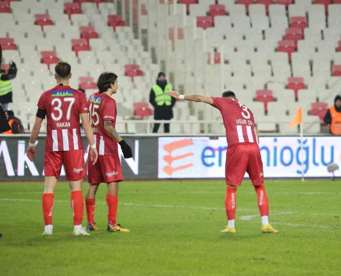 Sivasspor’da Maç Sonu Büyük Sevinç