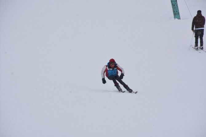 Bitlis’te Kayak Sezonu Açıldı