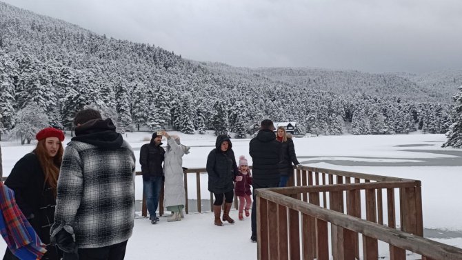 Bolu’nun İncisi Gölcük Buz Tuttu