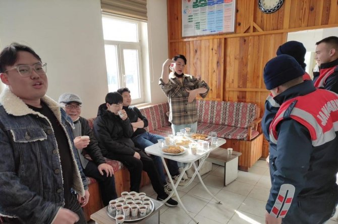 Bolu’da Karda Mahsur Kalan 23 Güney Koreli Turist Kurtarıldı