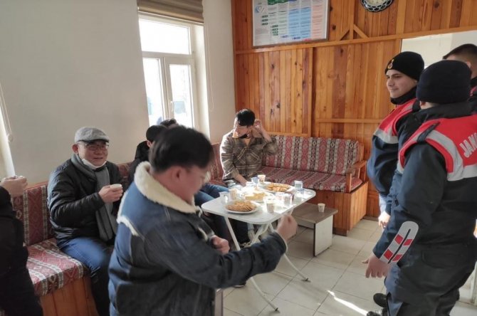 Bolu’da Karda Mahsur Kalan 23 Güney Koreli Turist Kurtarıldı