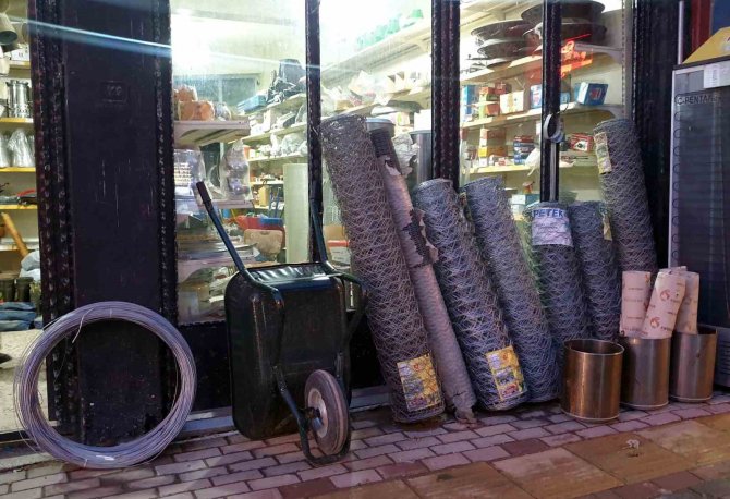 Çaldıkları Araçla Hırsızlık Yaparken Yakalandılar