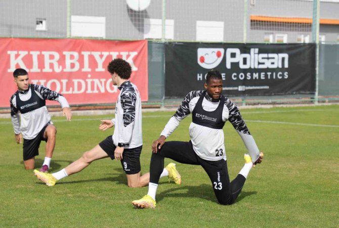 Alanyaspor, İ̇stanbulspor Maçı Hazırlıklarını Tamamladı