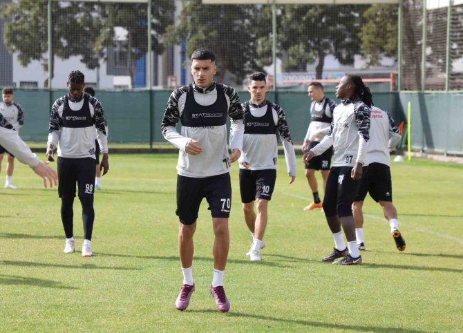 Alanyaspor, İ̇stanbulspor Maçı Hazırlıklarını Tamamladı