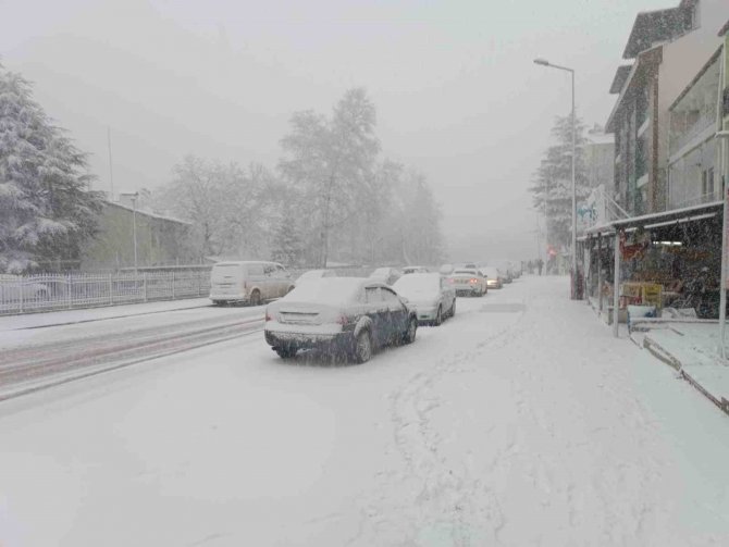 Denizli’de Beklenen Kar Yağışı Başladı