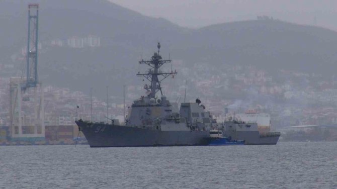 155 Metre Uzunluğundaki Abd Savaş Gemisi İ̇zmit Körfezi’ne Demir Attı