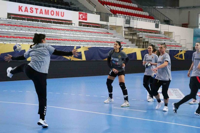Kastamonu Belediyespor, Şampiyonlar Ligi Maçı Hazırlıklarını Sürdürüyor
