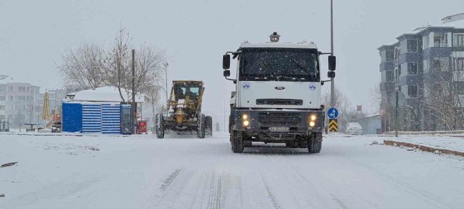 Elazığ’da Kar Mesaisi