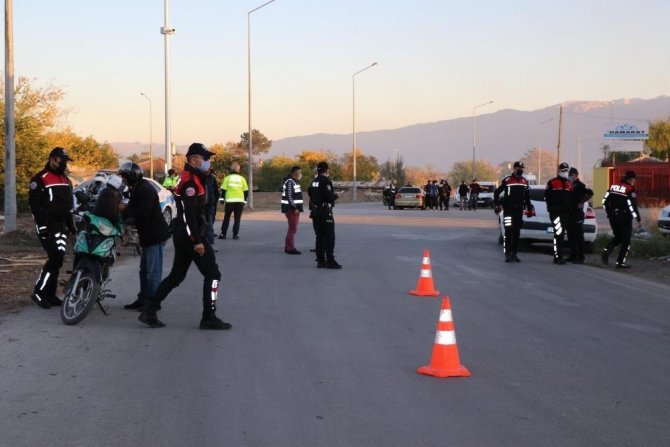 Erzincan’da Çeşitli Suçlardan Aranan 123 Kişi Yakalandı, 42 Kişi Gözaltına Alındı