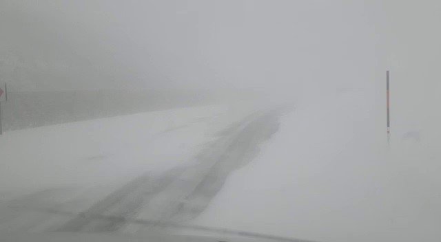 Palandöken Geçidinde Sis Ve Fırtına Etkili Oluyor