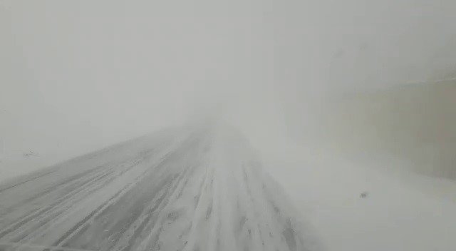 Palandöken Geçidinde Sis Ve Fırtına Etkili Oluyor