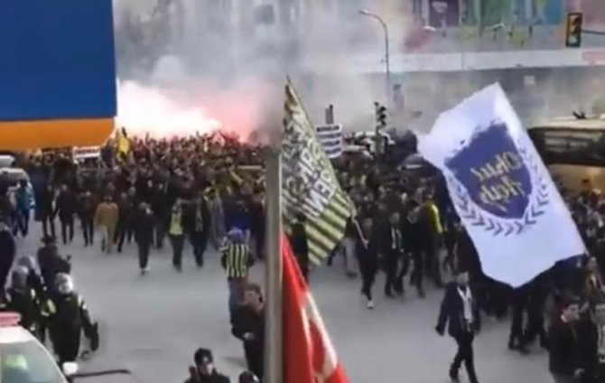 Fenerbahçeli Taraftarlar Tff’yi Protesto İçin Riva’ya Akın Etti